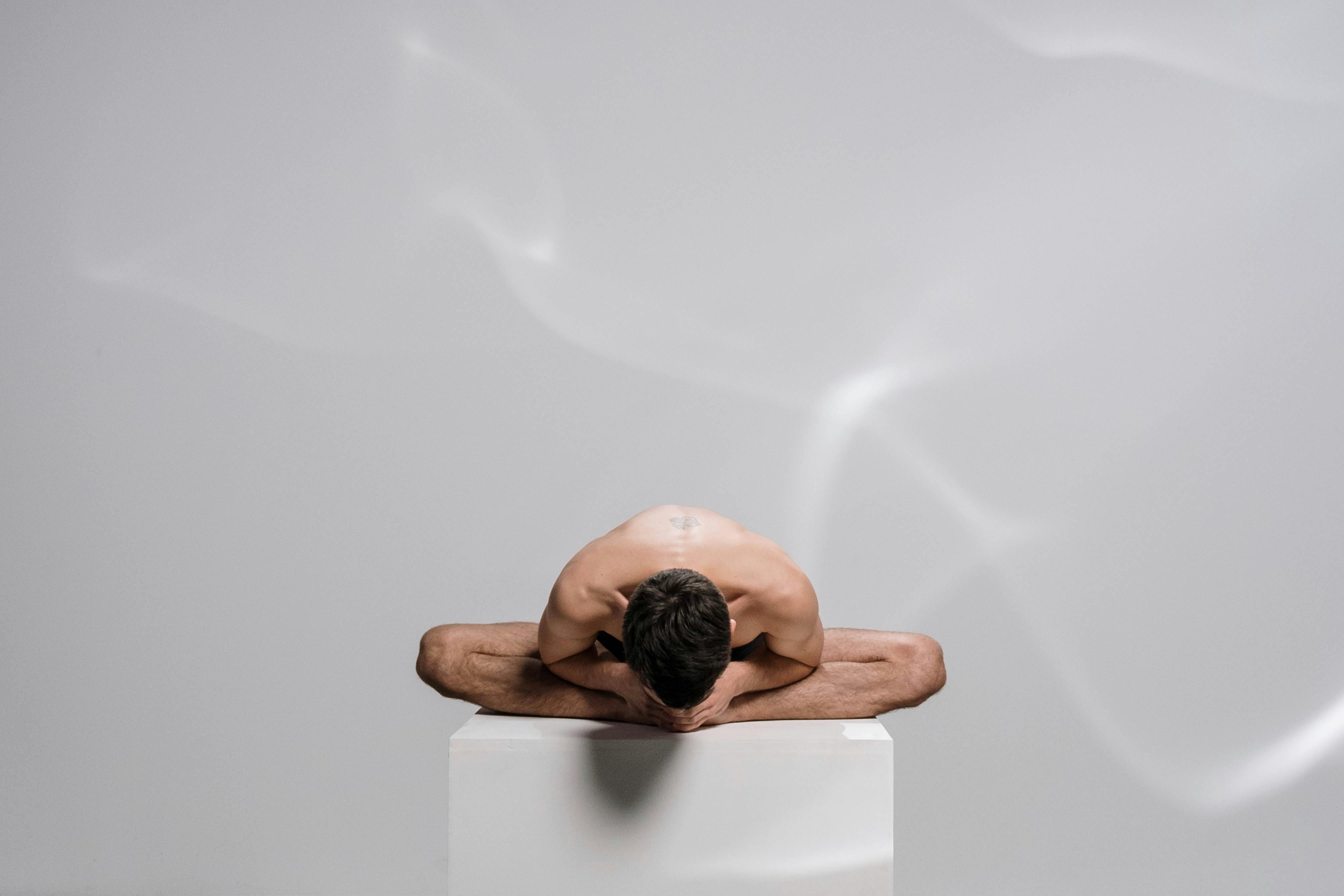 5 Best Naked Yoga Poses and Their Benefits