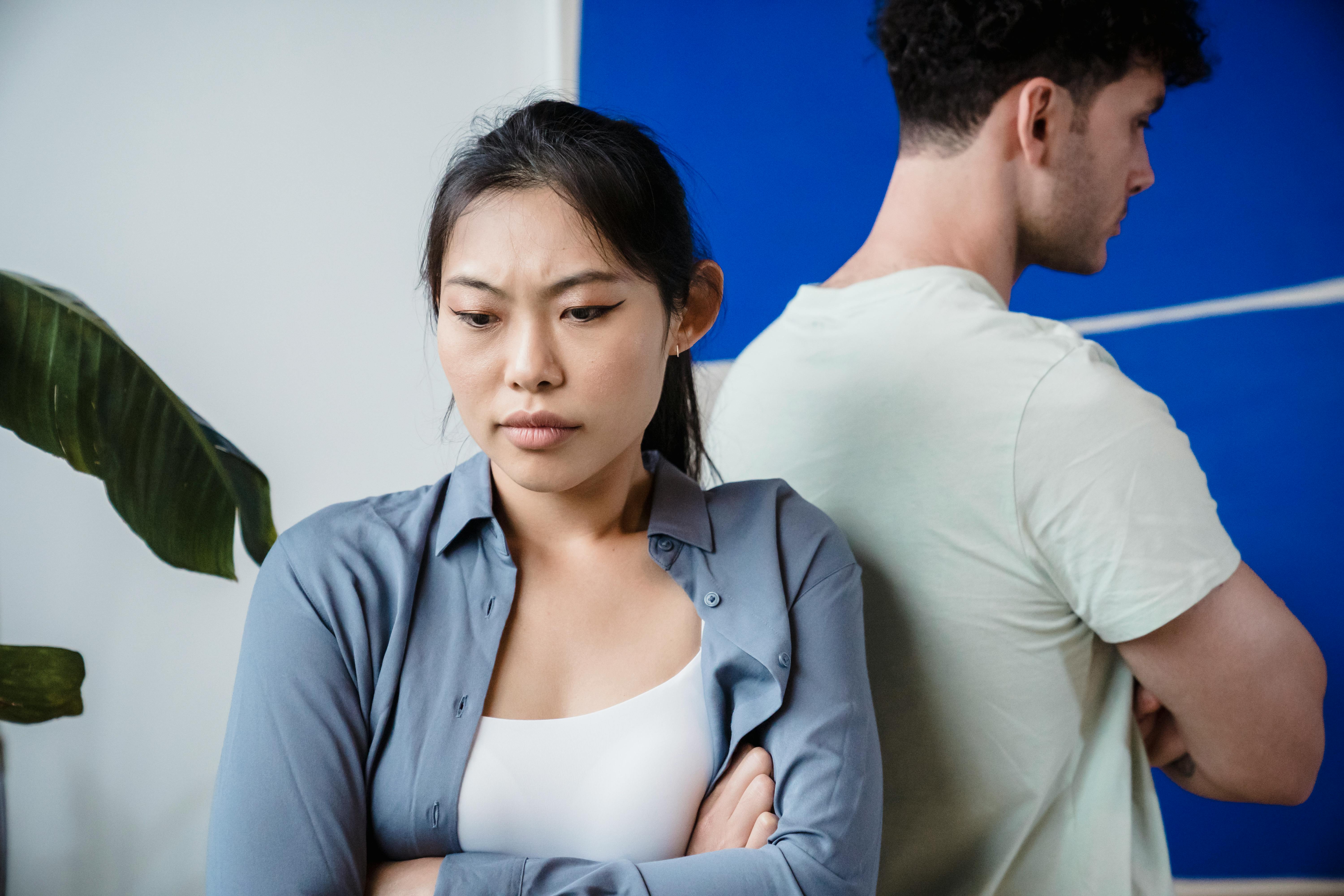 9 Signs You’re Dealing with a Dismissive Avoidant